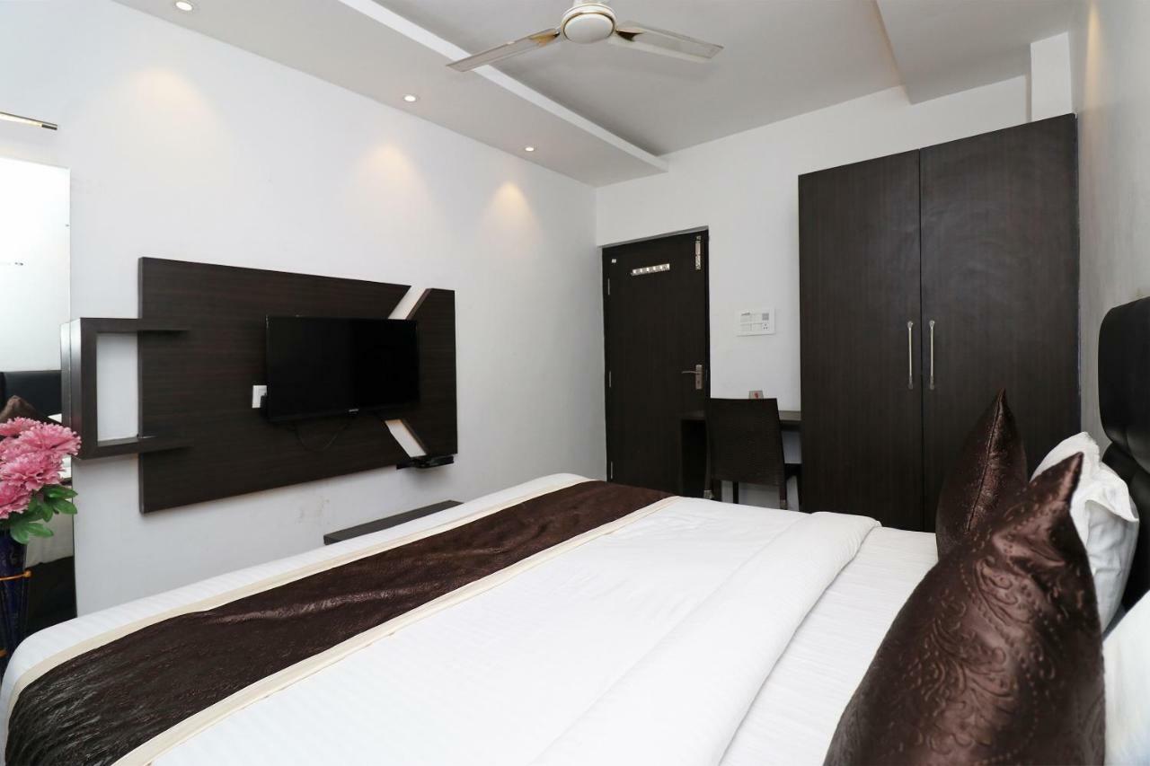 Oyo 23009 Hotel Maxx 러크나우 외부 사진